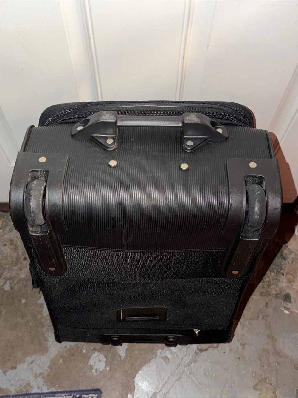Atlantic Suitcase Luggage Travel Bag With Handle Good Condition Used Pre Owned A